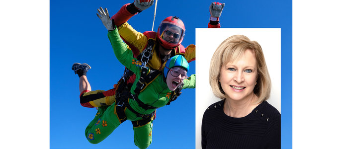 Rebecca Rowland takes part in Skydive for British Liver Trust